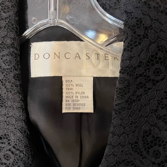 Womens DonCaster stylish top and matching bottom skirt size 16 and is Black ! - Picture 3 of 7